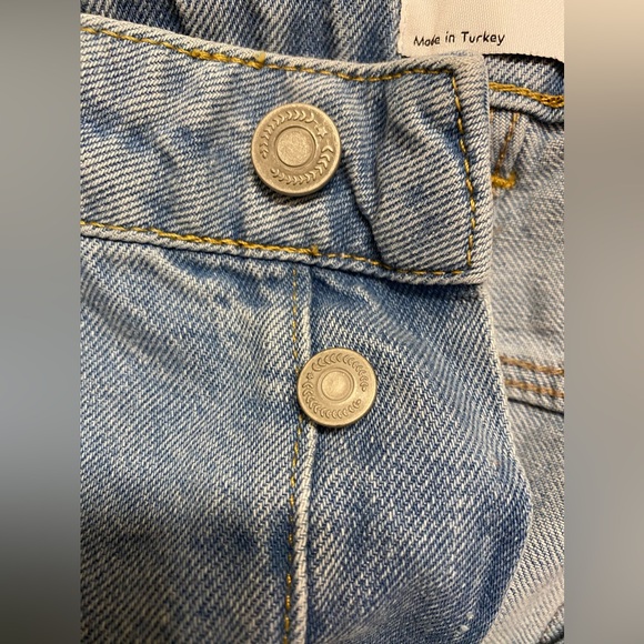 ASOS DESIGN baggy jeans in light stone wash - Picture 8 of 10